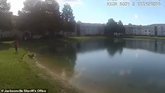 Police Officer Who Can’t Swim Jumps In A Lake To Save A Boy